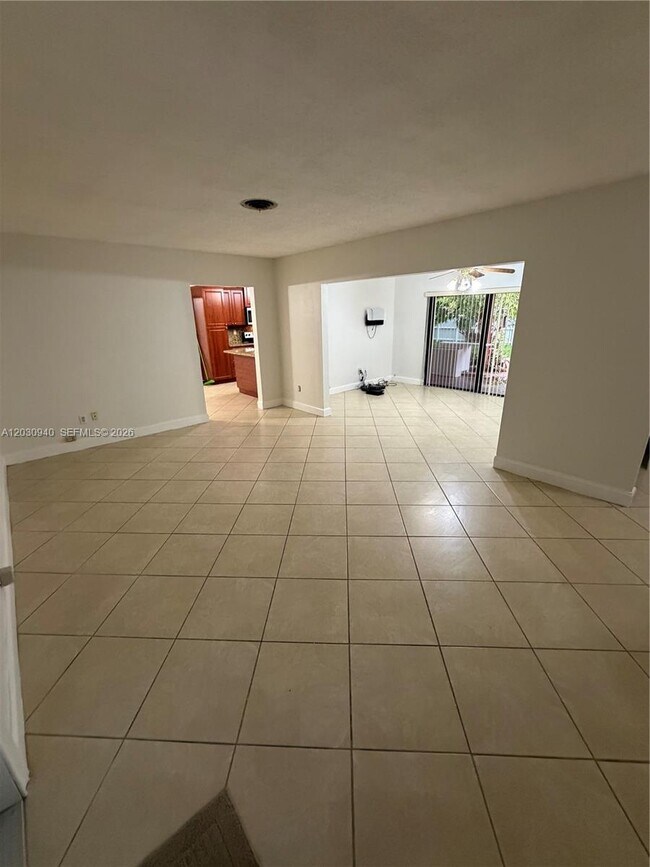 Building Photo - 3541 SW 125th Ct