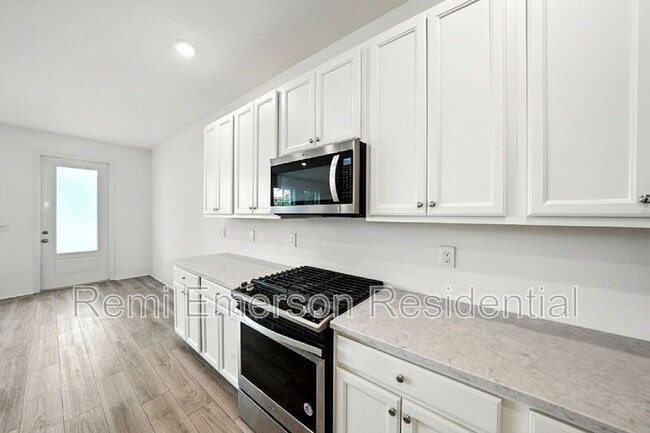 Building Photo - 700 Benoi Dr