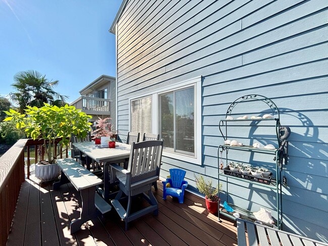 Building Photo - Stunning Virginia Beach Condo with Waterfr...