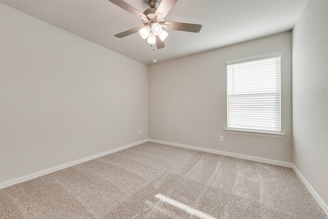 Building Photo - 136 Cranz Farm Dr