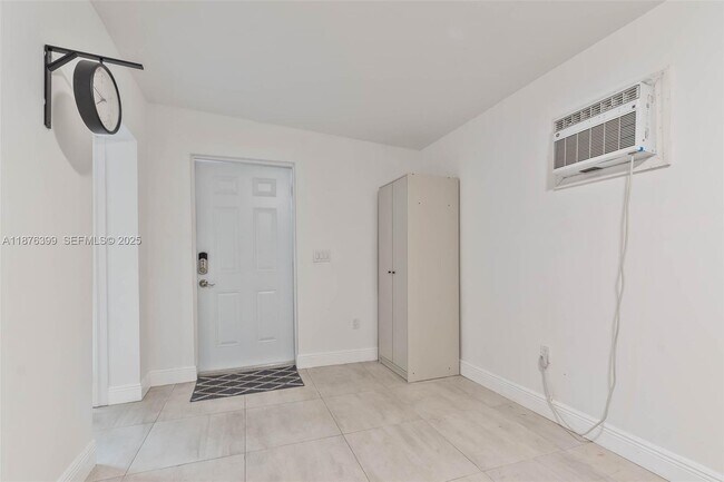 Building Photo - 259 NE 56th St