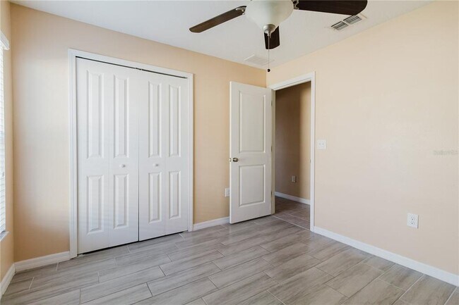 Building Photo - 304 Cascade Bend Dr