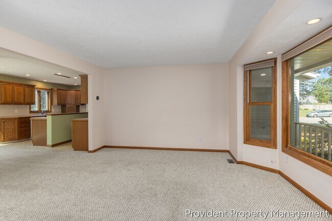 Building Photo - Spacious 4 Bedroom / 2.5 Bath Home with Byron Center Schools