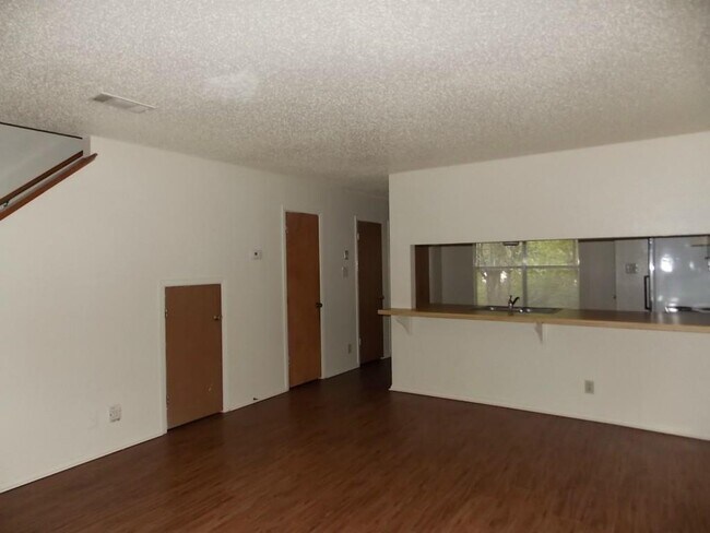 Building Photo - 3308 Dunliegh Dr