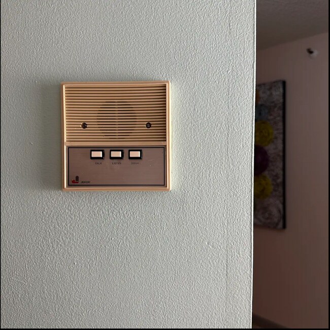 Building Photo - 7614 York Ave S