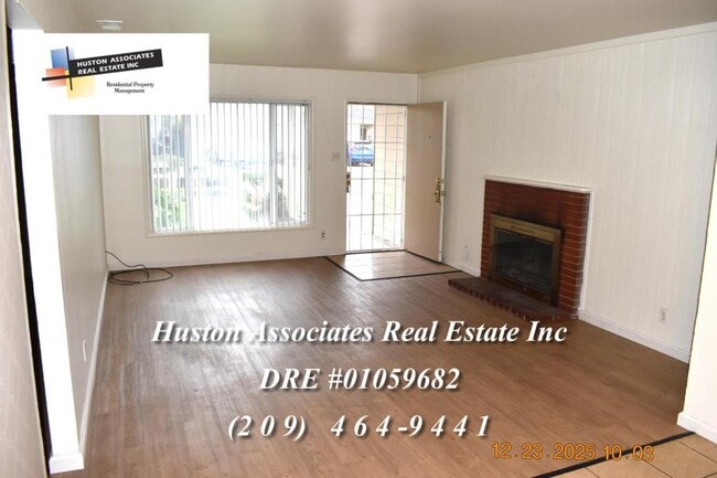 Building Photo - 1714 Del Rio Dr