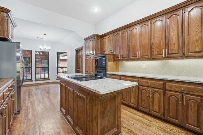 Building Photo - Beautiful & Newly Renovated 3 Bed & 2 Bath House in Heritage Hills with Private Pool