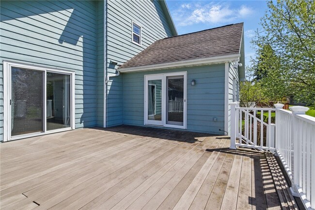 Building Photo - 12 White Oak Bend