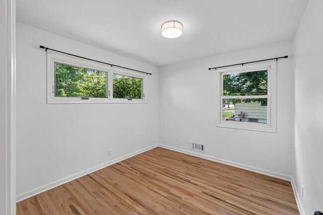 Building Photo - 2036 Coral Ln