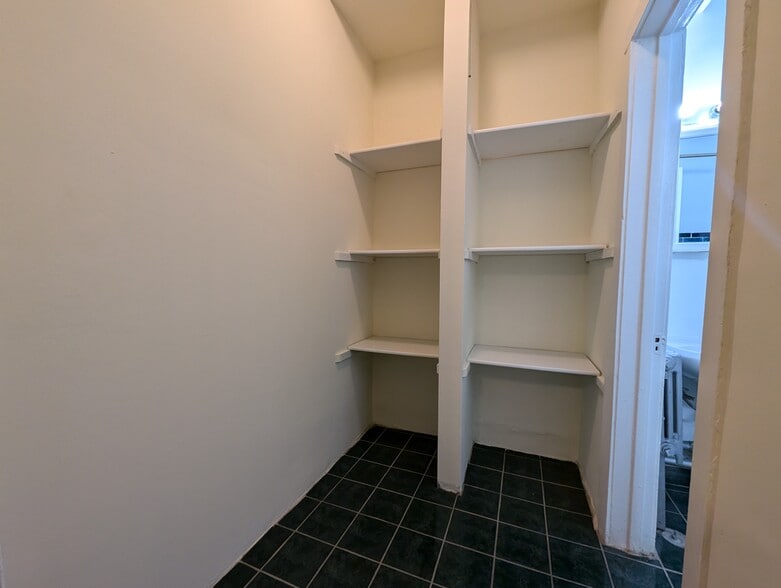Building Photo - 4851 N Damen Ave