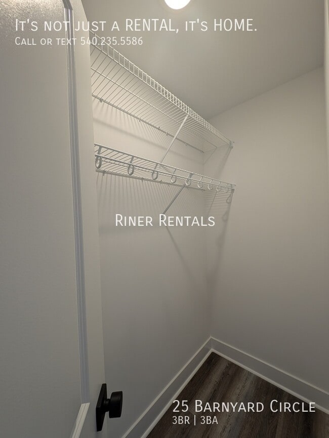 Building Photo - 25 Barnyard Cir