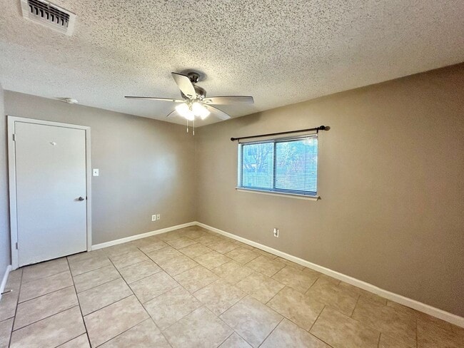 Building Photo - 3BED/2BATH Home For Rent Near Steubing Ranch! Available Now!