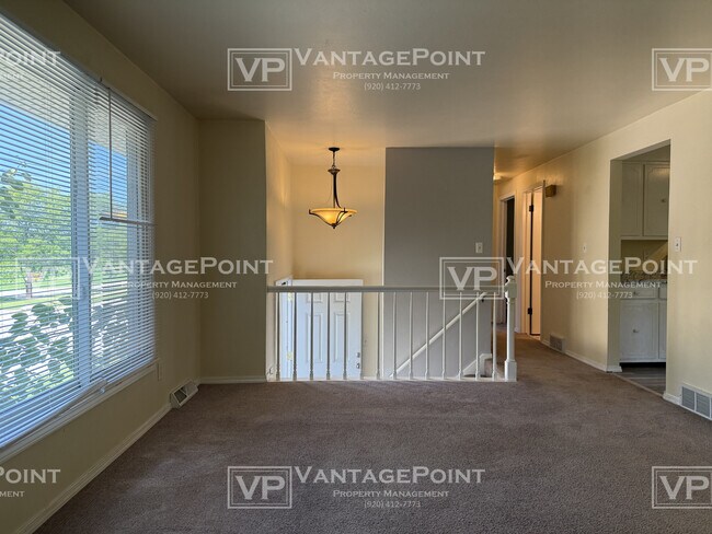Building Photo - 635 Alpine Dr