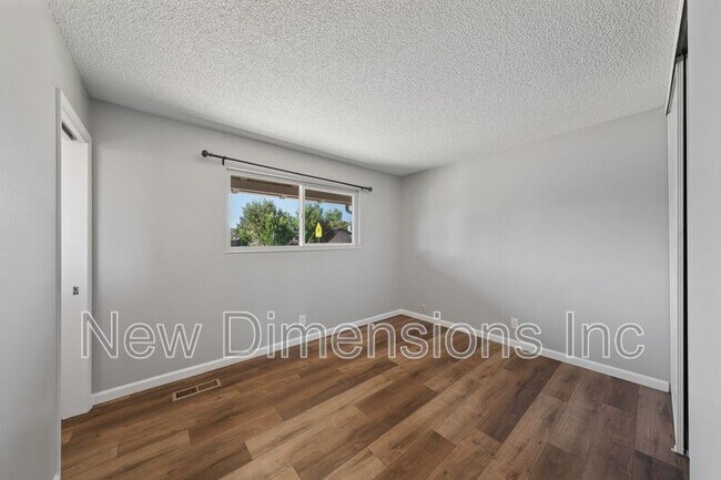 Building Photo - 2565 Pequop St