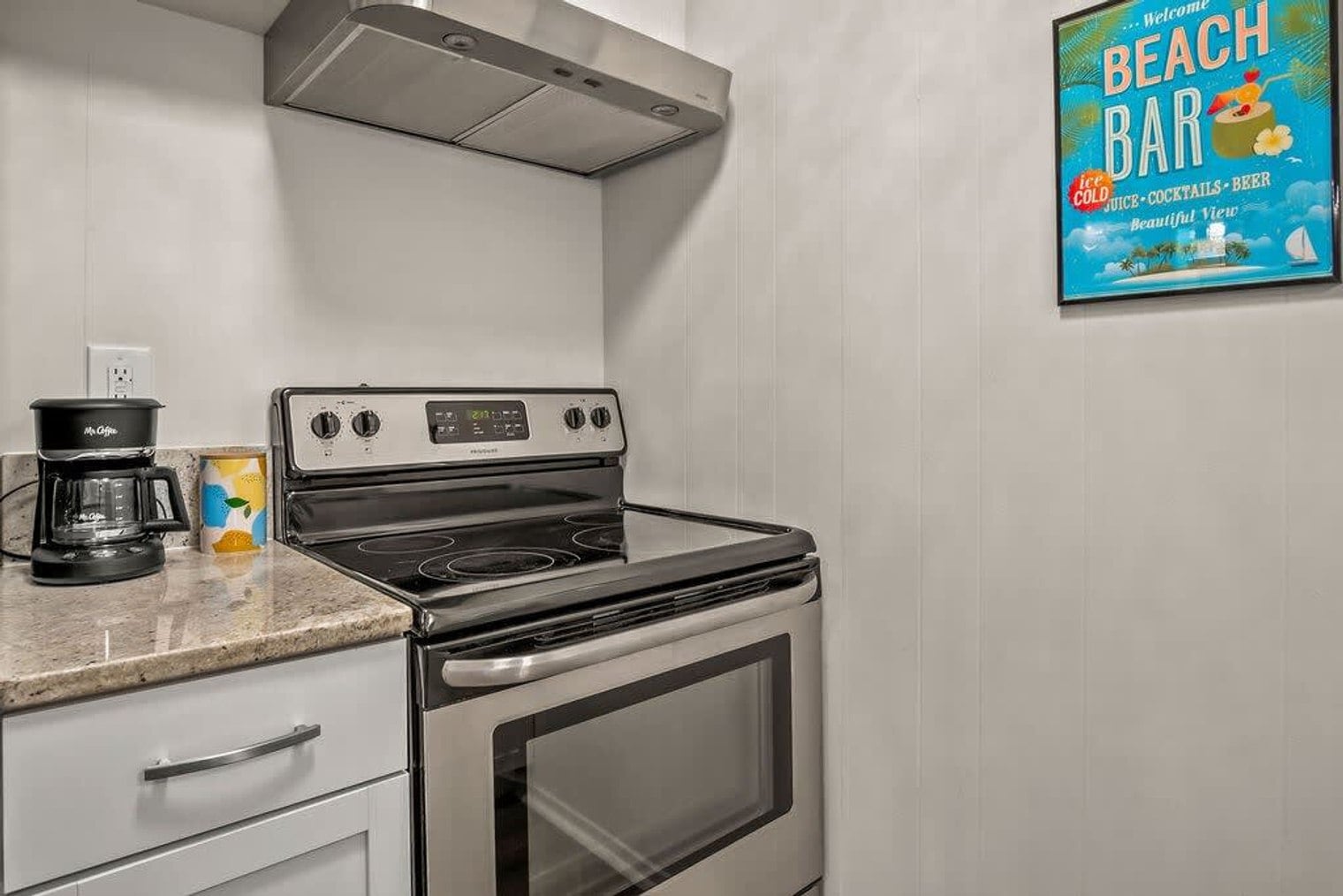 Building Photo - 2025 Eleventh Street-SI FL2-ID1023340P