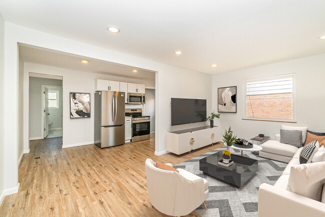 Building Photo - 6047 Yosemite Dr