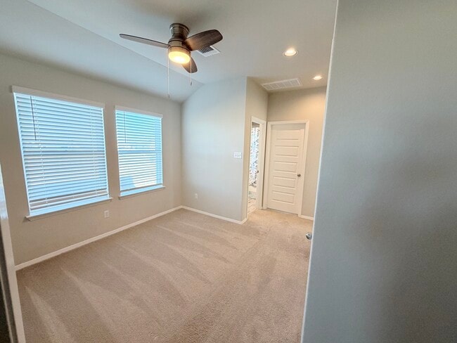 Building Photo - 1204 Flint Knapper Dr