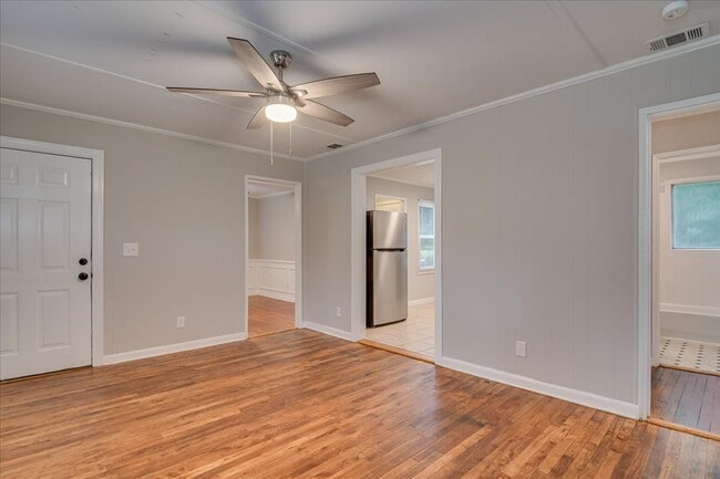 Building Photo - 531 Tubman St