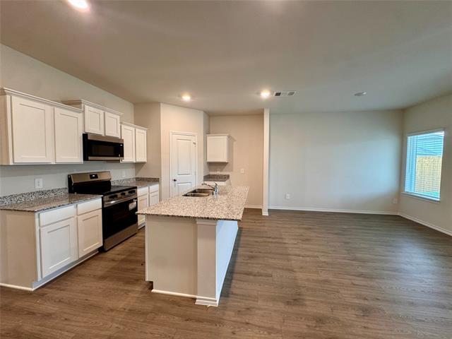Building Photo - 3917 Oakcrest Ln
