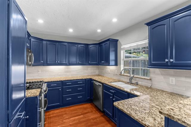 Building Photo - 1517 Williamsburg Dr