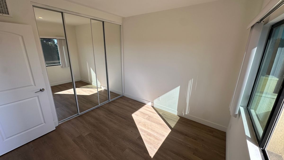 Building Photo - 1380 Veteran Ave