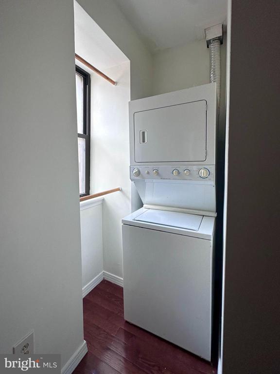 Building Photo - 118 S 12th St