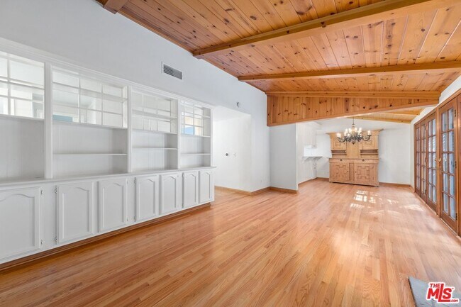Building Photo - 5824 Laramie Ave