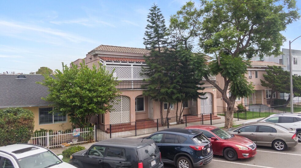 Building Photo - 736 Olive Ave