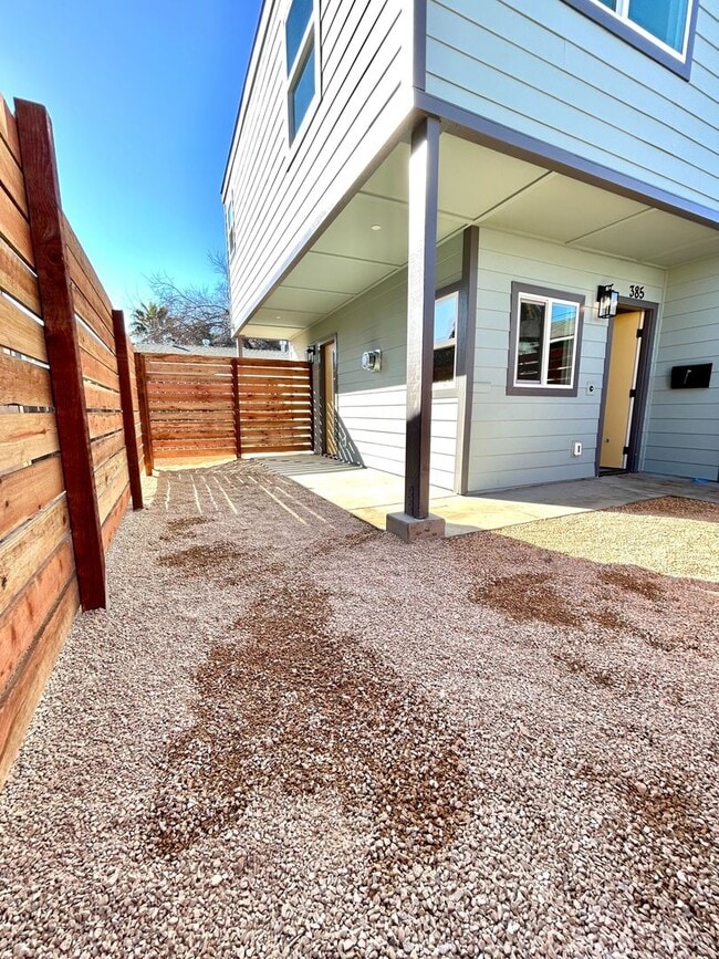 Building Photo - 1-Bed/1-Bath Near Downtown San Luis Obispo and Cal Poly