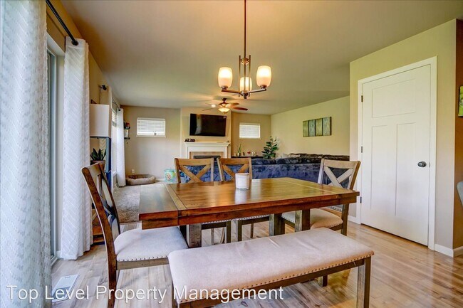Building Photo - 4 br, 2 bath House - 668 Pelican Ln