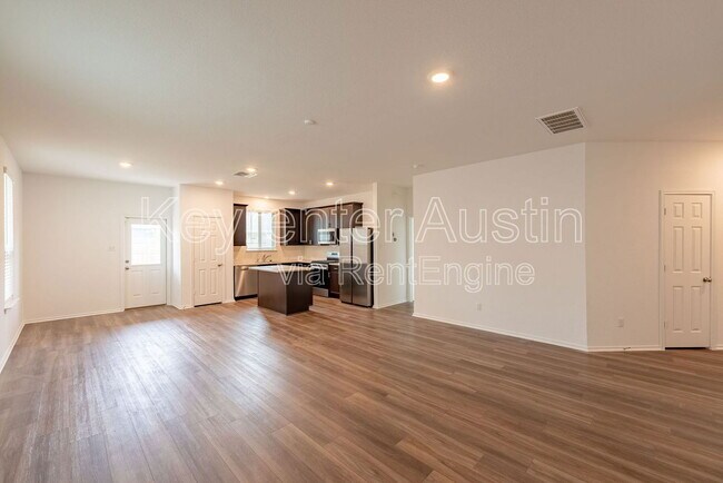 Building Photo - 1520 Holly Lk Dr