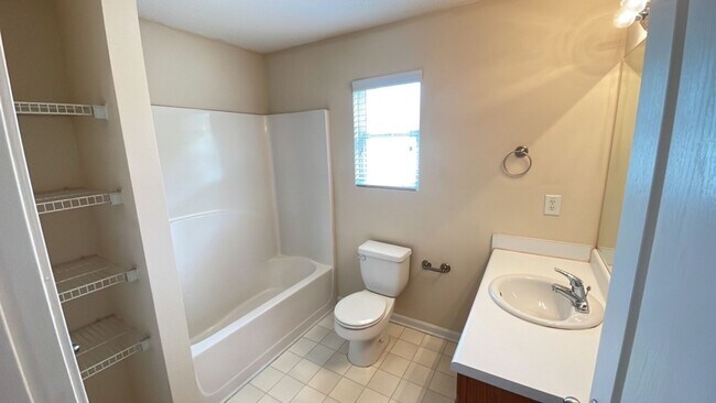 Building Photo - BRIDGEWATER HOME! PRE-LEASING FOR AUGUST 2...