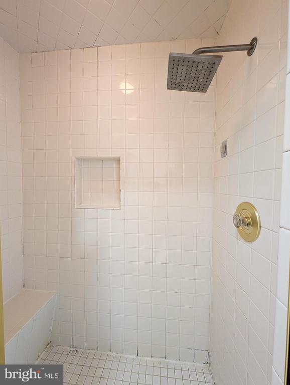 Building Photo - 9700 Grenadier Ct