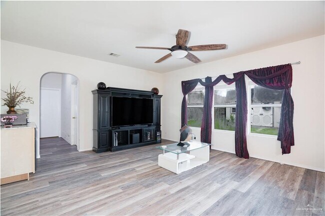 Building Photo - 1322 Candy Ln
