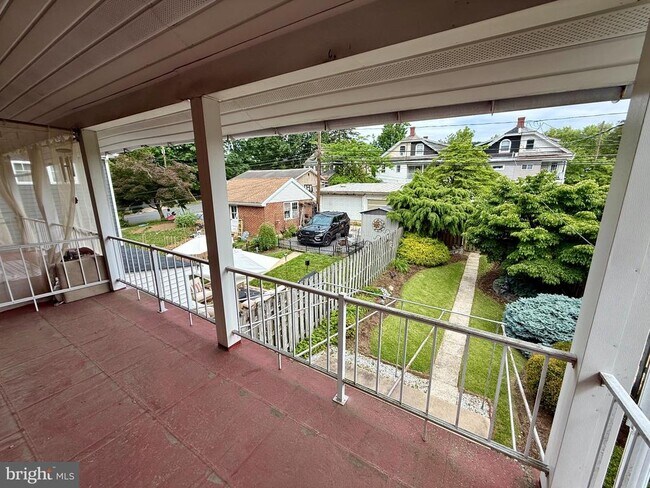 Building Photo - 1557 Dauphin Ave