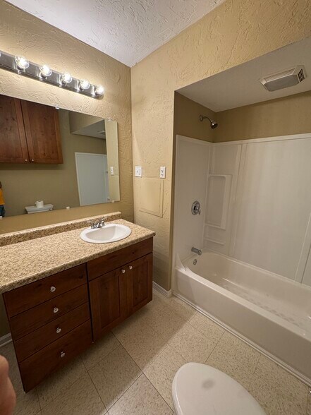 Building Photo - 114 W Berkeley St