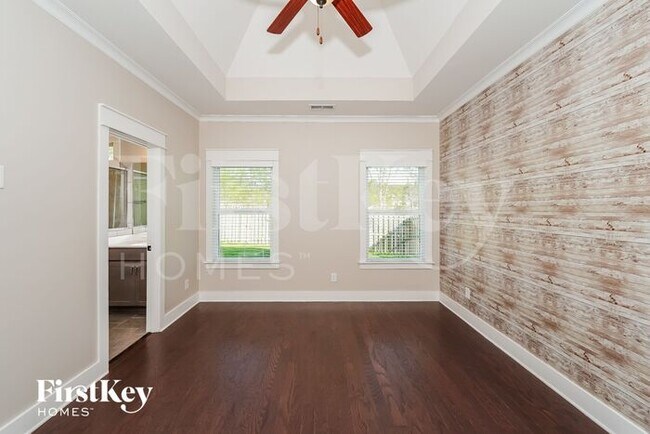 Building Photo - 1300 Shades Terrace