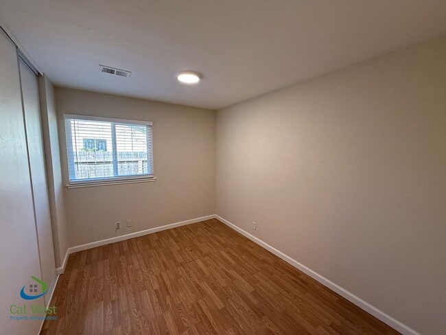 Building Photo - $2995.00 Spacious 3 Bed / 2 Bath Cottage i...