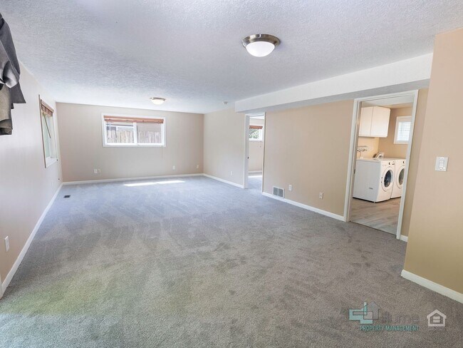 Building Photo - Beautiful 4 Bedroom Home