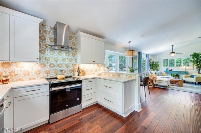 Building Photo - 2800 Lakeview Dr