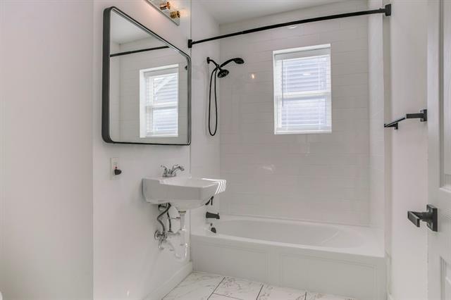 Building Photo - 1903 Harlandale Ave