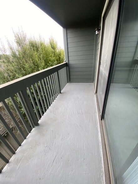 Deck off of top floor master bedroom - 443 Willow Ave
