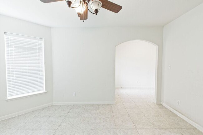 Building Photo - 1829 Persimmon Dr