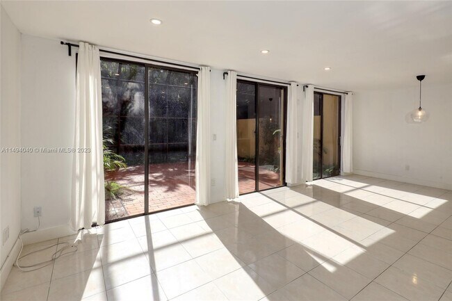 Building Photo - 3306 Torremolinos Ave