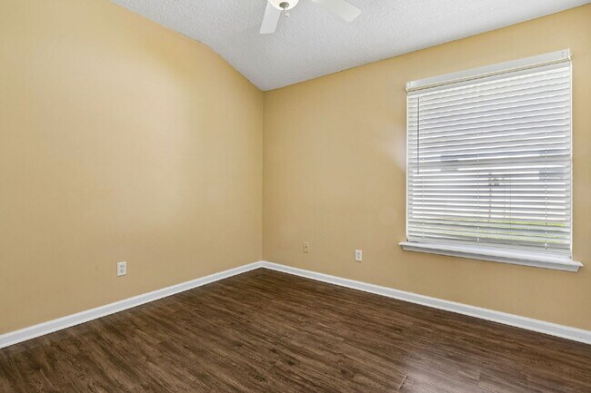 Building Photo - Single-Story OakLeaf Plantation Home Near Shopping, Schools and Recreation