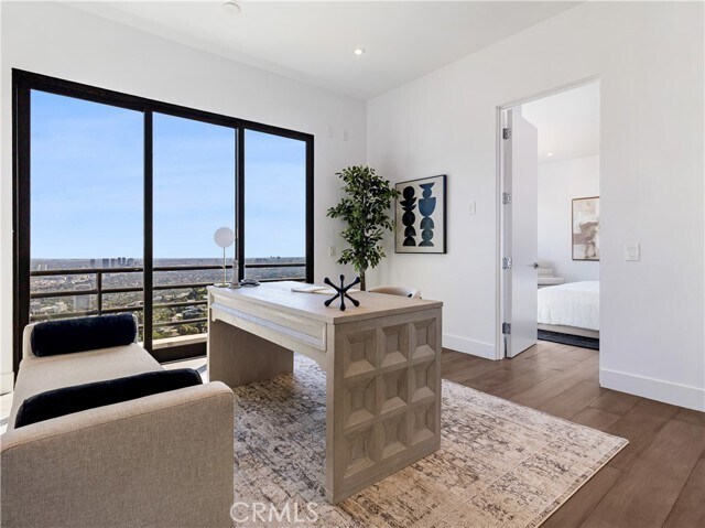 Building Photo - 2287 Sunset Plaza Dr