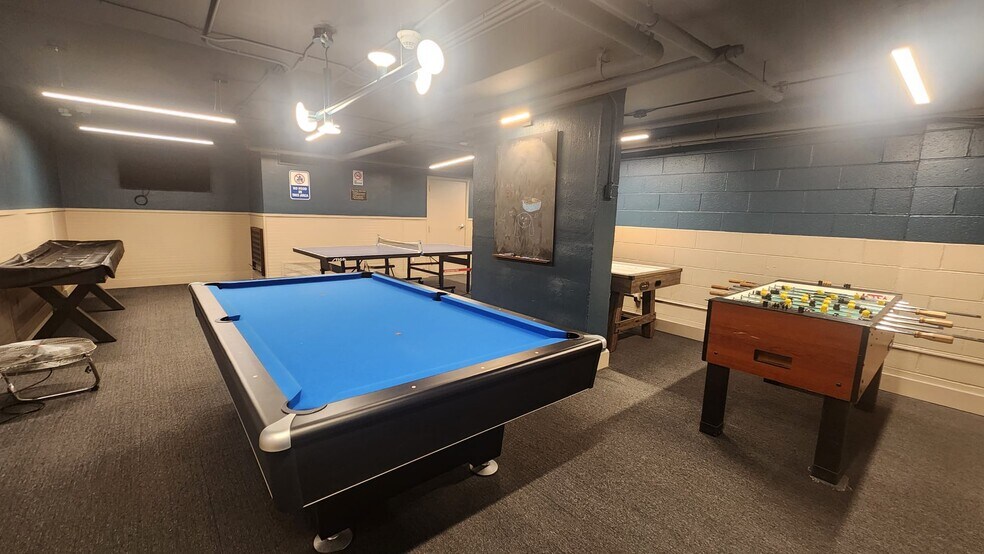 Entertainment room - 7002 Boulevard E