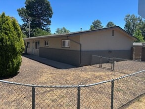 Building Photo - Single level 4 bedroom home available for occupancy NOW!