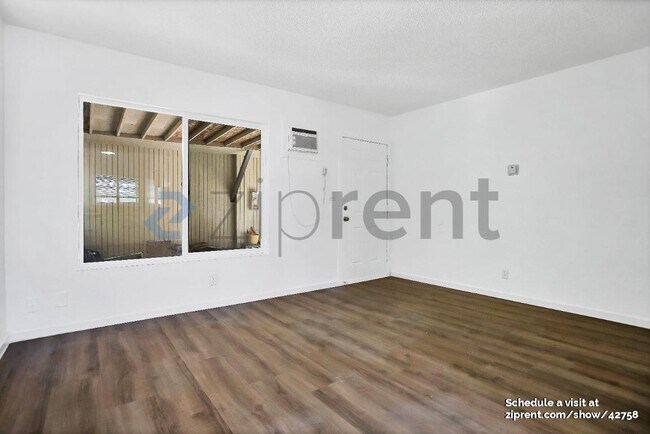 Building Photo - 132 W 18th St