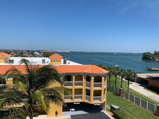 Building Photo - Luxury furnished intercoastal condo